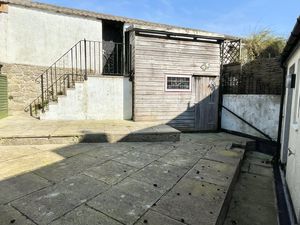 Photo 19- click for photo gallery